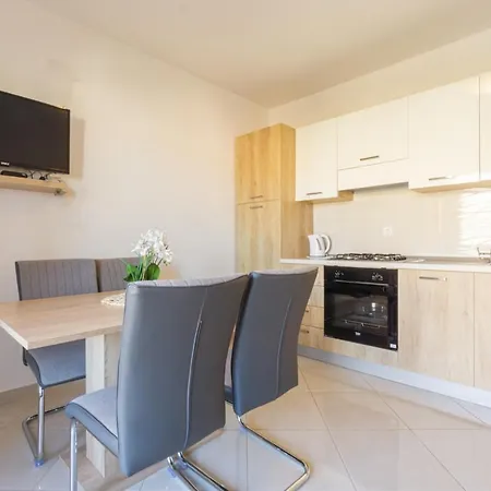 Apartment And Room Bacic Metajna Exterior photo