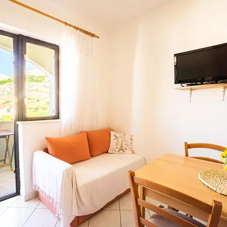 Apartment And Room Bacic Metajna Exterior photo