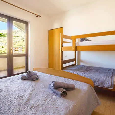 Apartment And Room Bacic Metajna Room photo