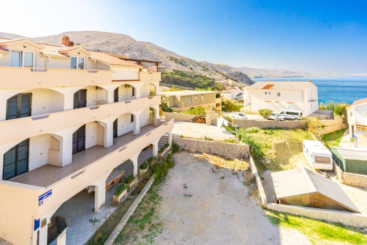 Apartment And Bacic Metajna