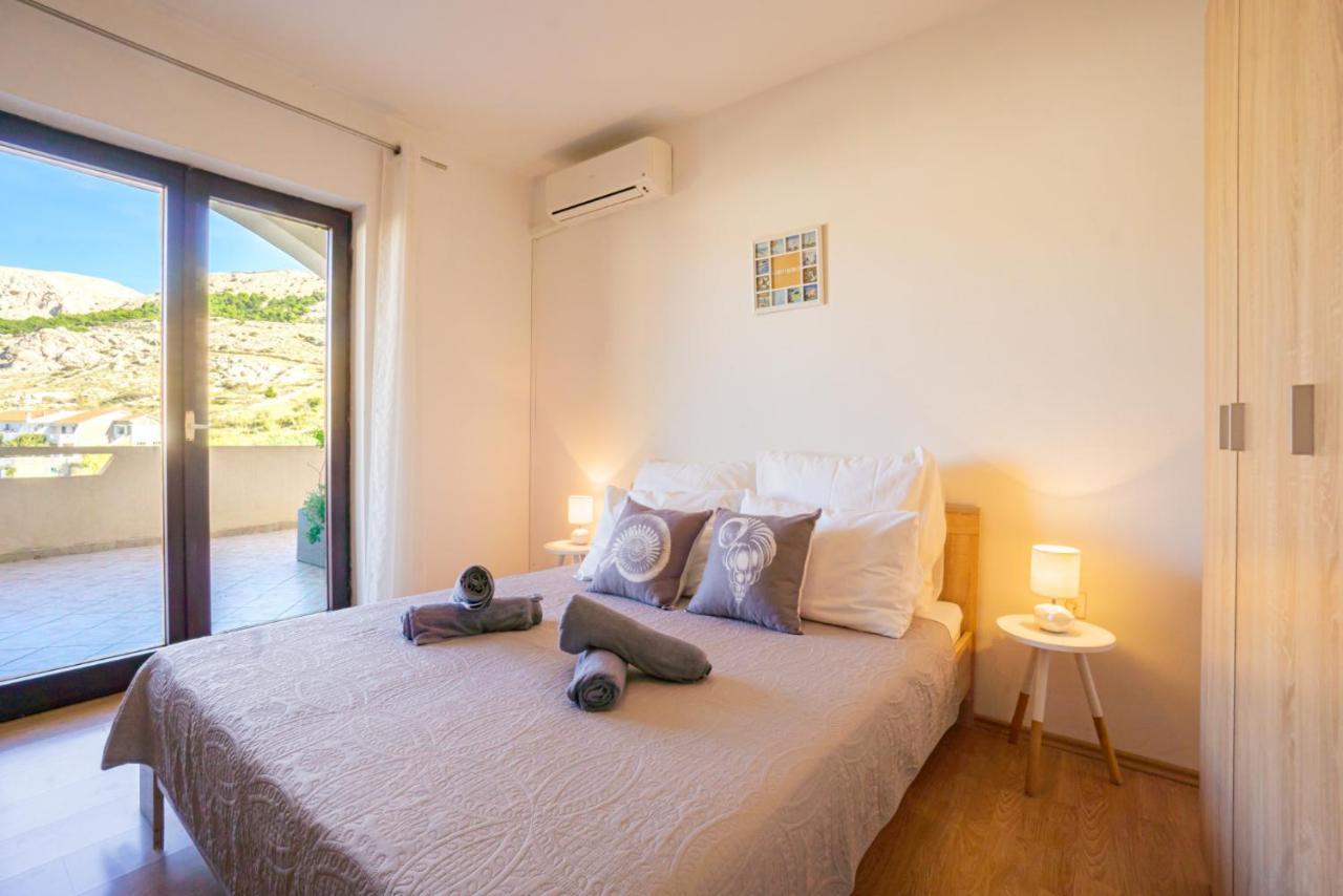 Apartment And Bacic *