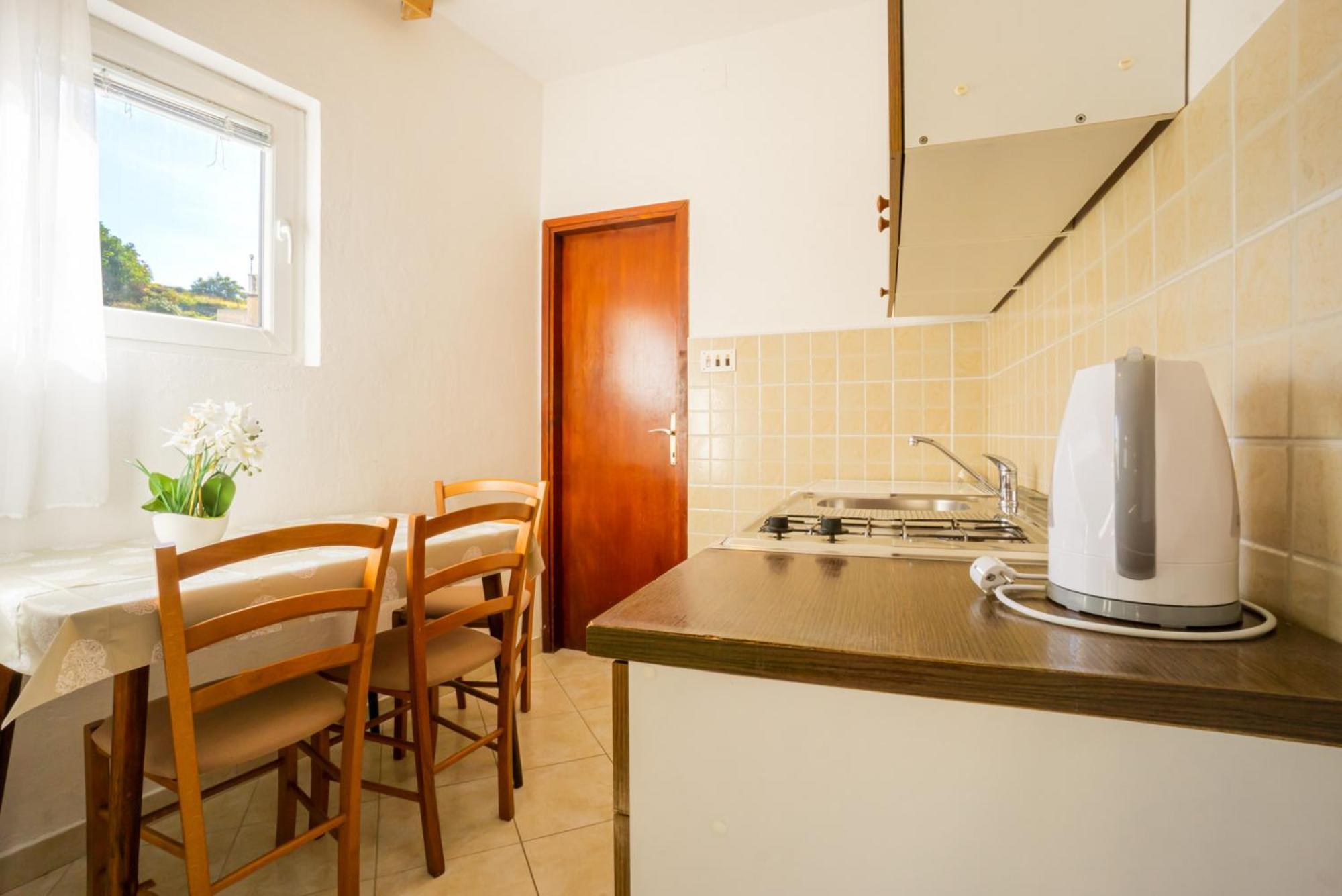 Apartment And Bacic